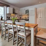Holiday home 3 Bedroom Cozy In